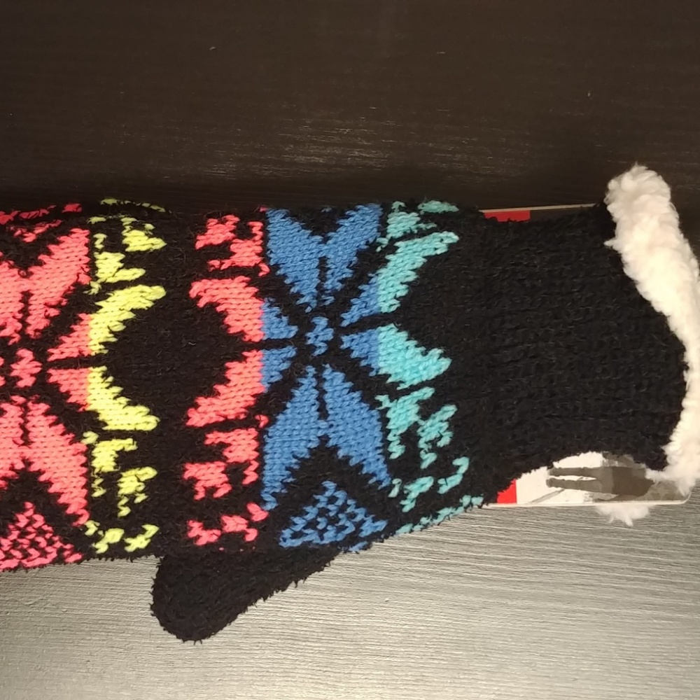 Essentials by Isotoner Mittens